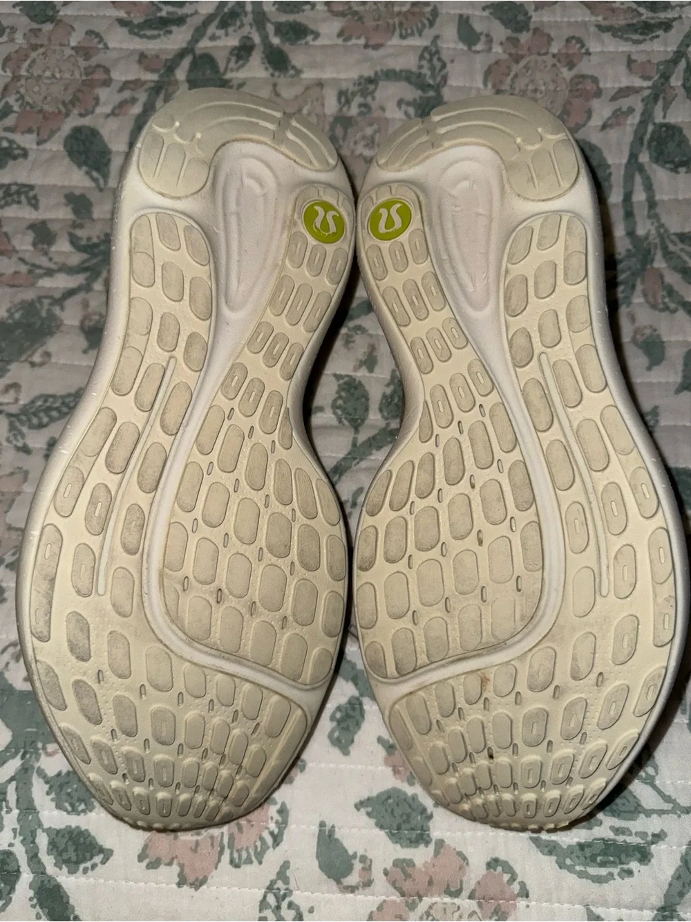 Lululemon Men’s Beyondfeel Running Shoes Taupe Gray Size 9.5
